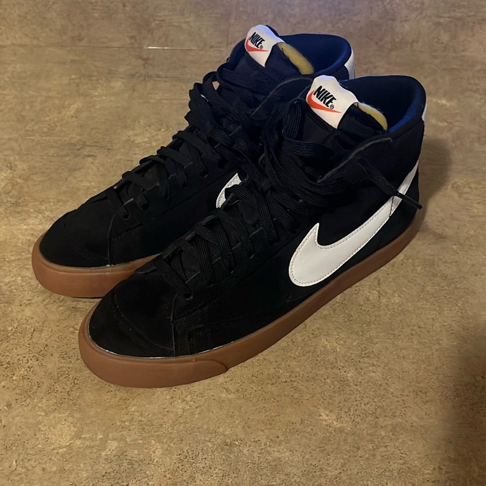 NIKE BLAZER 77 BLACK - GUM SOLE